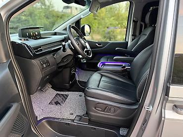 звездное небо в машине: Hyundai Staria: 2025 г., 3.5 л, Автомат, Газ, Минивэн — 5