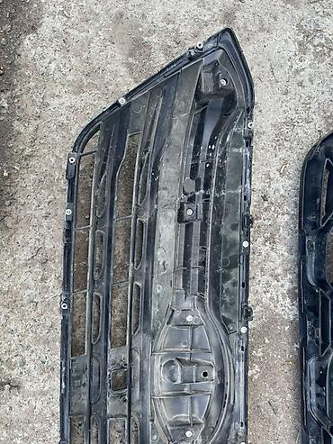 Решетки радиатора: Решетка радиатора Subaru Оригинал — 7