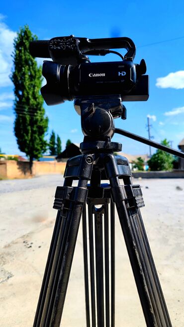 фото видео услуги: Видеокамера Canon XA10 сатылат, абалы жакшы, тартышы жакшы. Аз эле