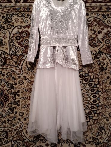 белый платье: Бальное платье, Стандарт, Длинная модель, цвет - Белый, 2XL (EU 44), В наличии