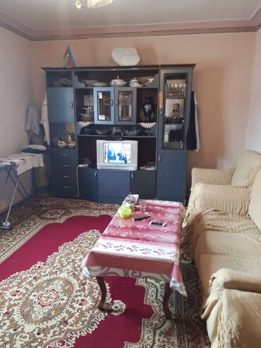 heyet evi baki: Binəqədi qəs. 3 otaqlı, 100 kv. m, Kredit yoxdur, Orta təmir