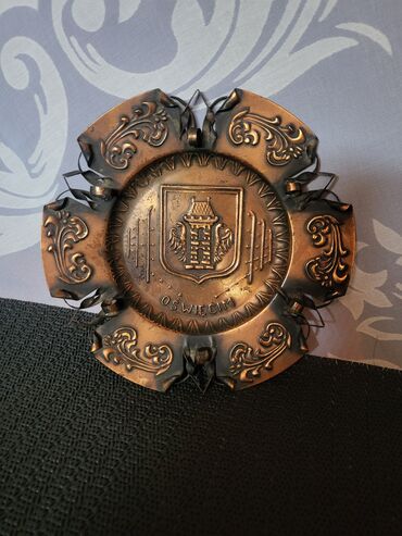 Ostali kućni dekor: Bakarni stari tanjir za zid. bez ostecenja. Precnik. 14,5cm. Grad — 8