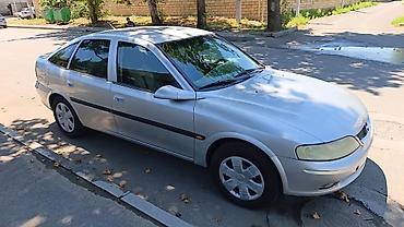 авто азербайджан: Opel Vectra B, gümüş rəng, . AZ 20-CX-172 nömrə nişanı görünür — 6