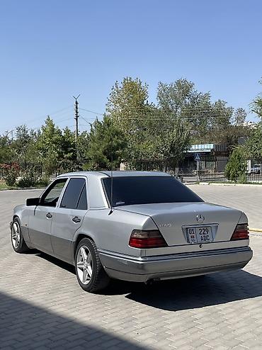 двойной выхлоп: Mercedes-Benz W124: 1993 г., 3.2 л, Автомат, Бензин, Седан — 5