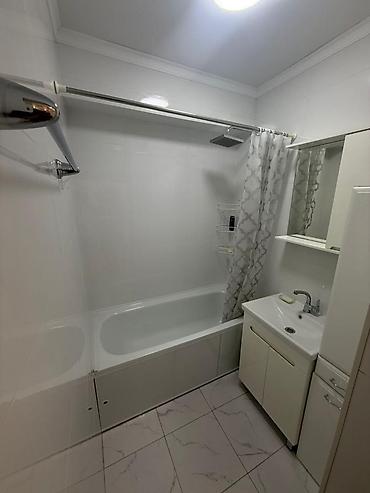 12: 2 комнаты, 72 м², 12 мкр 8 этаж, Евроремонт — 5