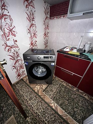 мега хоус: Продаётся дом (или часть дома) с жилыми комнатами и хозяйственными — 4