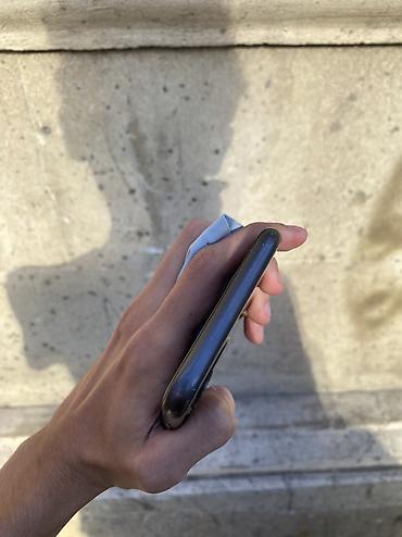 iphone 11: IPhone 11, 64 GB, Qara, Zəmanət, Simsiz şarj, Face ID — 2