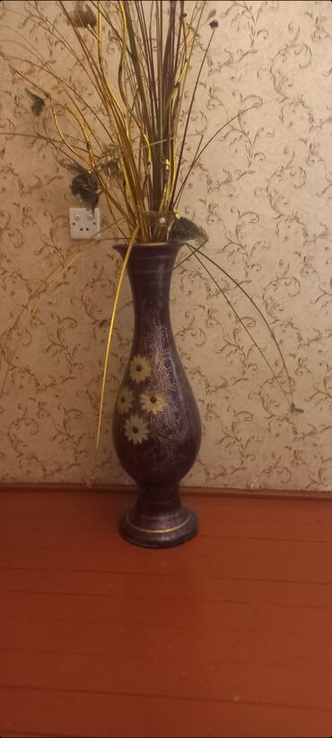 ваза индия: Guldan satilir hundurdu qeseng rengdi