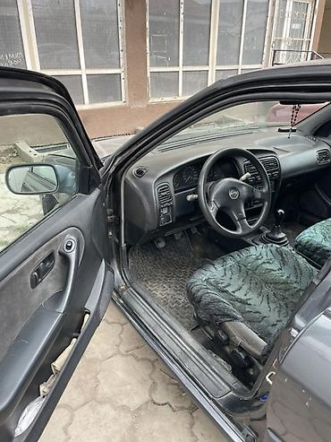 под вкуп: Nissan Primera: 1991 г., 1.6 л, Механика, Бензин, Седан — 4