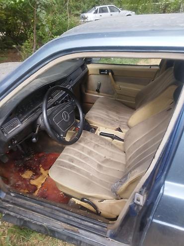 jac js6: Mercedes-Benz 190: 1987 г., 1.9 л, Механика, Газ, Седан — 2