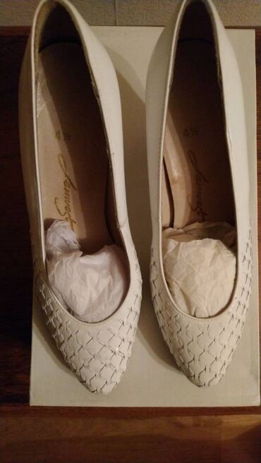 Другая женская обувь: Обувь новая - туфли, сапоги 1. Туфли, белого цвета, плетенка — 3