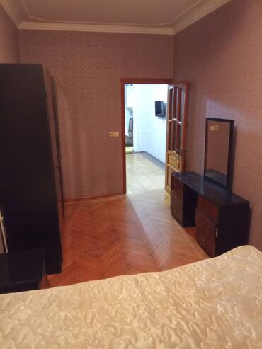 Uzunmüddətli kirayə mənzillər: 20 yanvar metrosunun çıxışı,5 mərtəbənin,3- cü mertebesində, 2 — 6