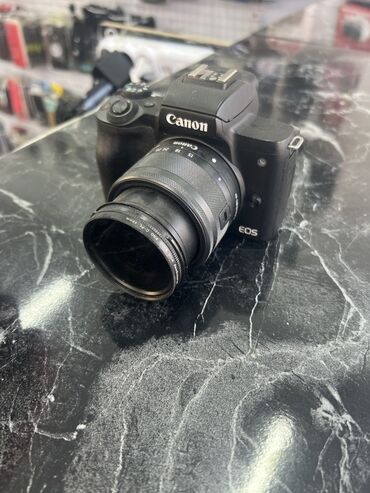 зеркало с видеорегистратором и камерой заднего вида: Беззеркальная камера Canon EOS M50 с объективом Canon EF-M 15–45mm