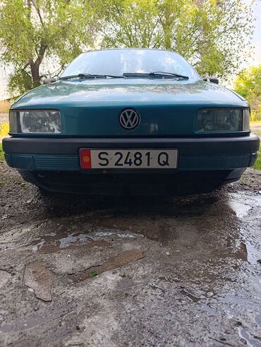 corolla runx: Volkswagen Passat: 1990 г., 1.8 л, Механика, Бензин, Универсал