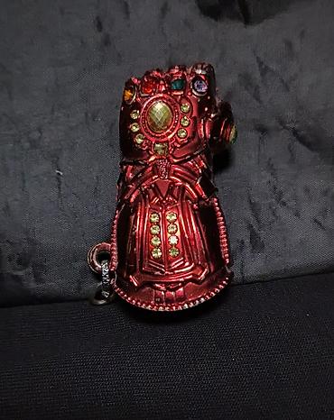 Breloklar: Marvel Iron Man/Avengers temalı brelok – Qırmızı “Infinity Gauntlet” — 1