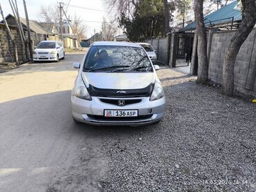 honda starex: Honda Fit: 2001 г., 1.3 л, Вариатор, Бензин, Седан