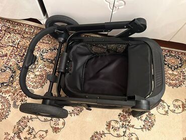 Modullu arabalar: Uşaq arabası – qatlanan, yığcam və möhkəm konstruksiyalı. - Rəng — 2