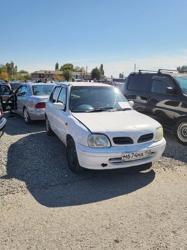 дерево на 124: Nissan Март: 2001 г., 1 л, Автомат, Бензин, Хетчбек