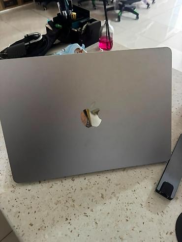 macbook m2 air: İşlənmiş Apple MacBook, 13.5 ", Apple M2, 256 GB, Ödənişli çatdırılma, Rayonlara çatdırılma — 4