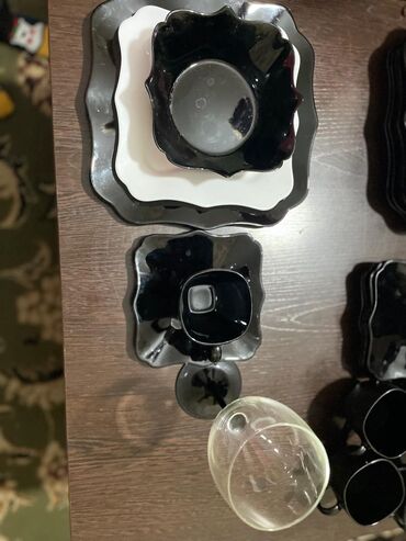 блинная сковорода: Черно белая посуда фирма Luminarc за 7000 сом без уступок