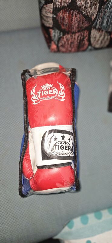 boks elcekler: Azi Tiger boks əlcəkləri. - Model: Azi Tiger Boxing, üzərində