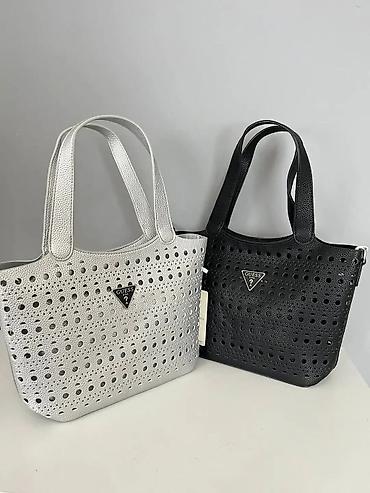 Putni koferi i torbe: GUESS ženska torba + novčanik – set - Elegantan set sastavljen od — 12