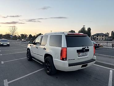 купить авто для такси: Cadillac Escalade: 2007 г., 6.2 л, Автомат, Газ, Внедорожник — 8