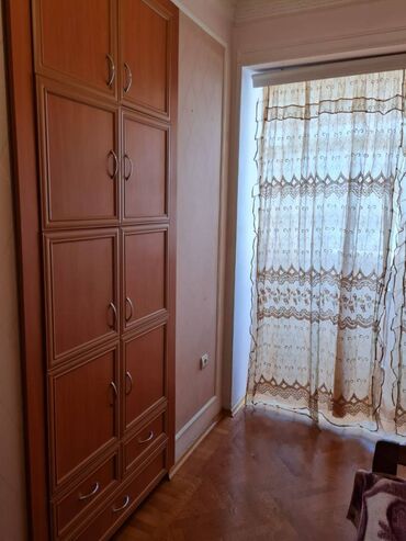 Uzunmüddətli kirayə mənzillər: Ailəyə verilir. Elmlər metrosundan 6 dəqiqəlik məsafədə yerləşir — 7