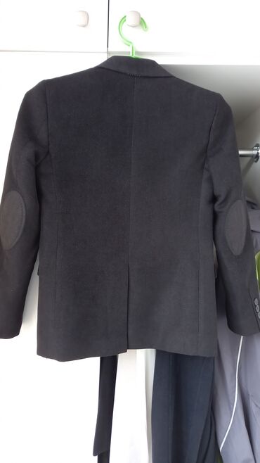 продаю пиджак: Школьная форма, цвет - Черный, Б/у