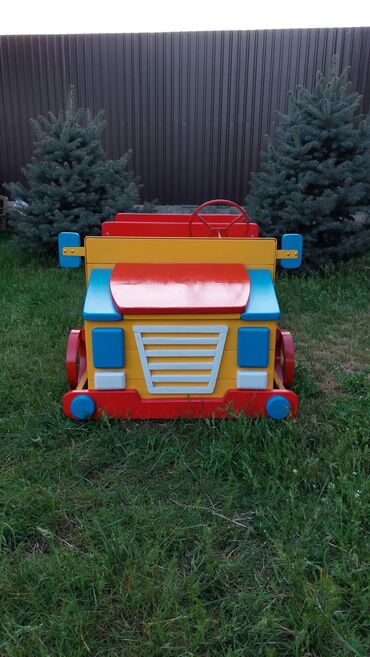 Машина для детской игровой площадки! Для игровой площадки в детских