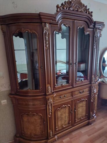Açılan, 5 qapı Düz dolab, Bufet