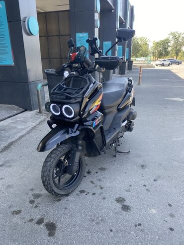 трёхколёсный электроскутер: Скутер түрү Tank, 150 куб. см, Бензин
