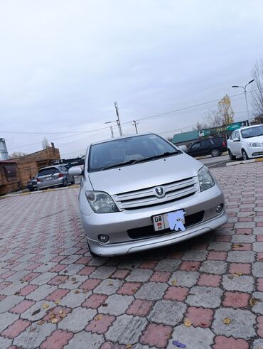 Toyota: Toyota ist: 2004 г., 1.5 л, Автомат, Бензин, Хэтчбэк