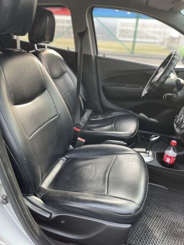 Chevrolet: Chevrolet Spark: 2016 г., 1 л, Автомат, Бензин, Хэтчбэк — 8