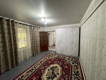 квартира с подселения: 2 бөлмө, Менчик ээси, Чогуу жашоосу жок, Жарым -жартылай эмереги бар