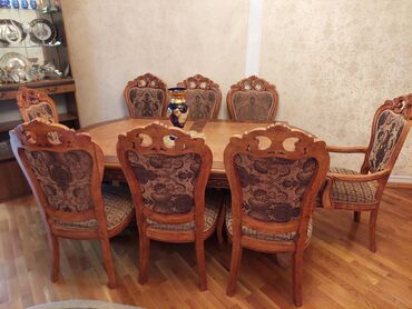 продам стол и стулья: Qonaq otağı üçün, İşlənmiş, Açılan, Dördbucaq masa, 8 stul