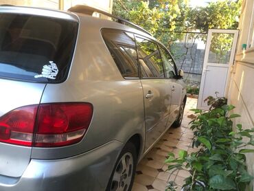 Toyota: Toyota Avensis Verso: 2003 г., 2 л, Механика, Дизель, Минивэн — 3