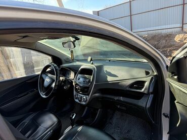 Chevrolet: Chevrolet Spark: 2016 г., 1 л, Вариатор, Бензин, Хэтчбэк — 2