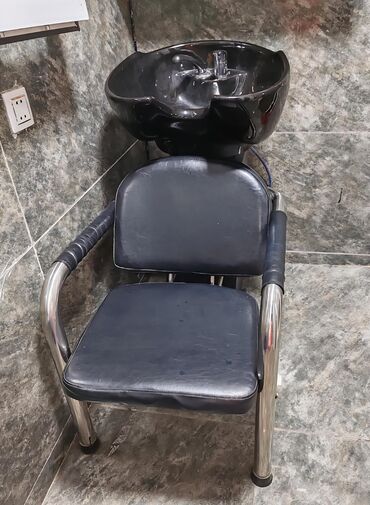 висячее кресло: Saç moykası
Satılır 150₼
Yeni kimi 
Ünvan Hövsan 
K3656
NURİDƏ