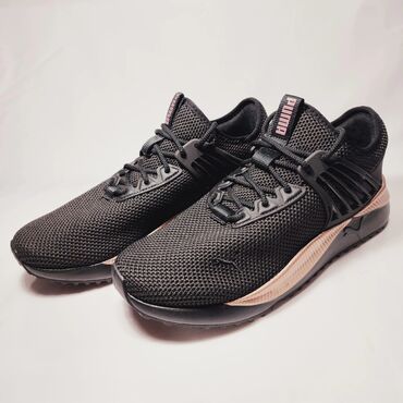Кроссовки и спортивная обувь: Puma Pacer Future Lux Wn's
Сетка
Размер: 41 (26 см)