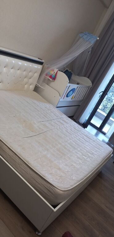 Çarpayılar: İşlənmiş, İkinəfərlik çarpayı, Bazasız, Matras ilə, Siyirməsiz, Malayziya lalafo.az -da Çarpayılar: İşlənmiş, İkinəfərlik çarpayı, Bazasız, Matras ilə, Siyirməsiz, Malayziya