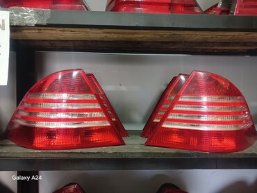 Arxa stopları: Mercedes-Benz — 5