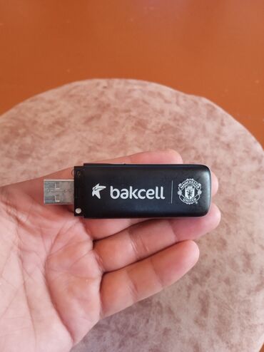 azercell modem satilir: Bakcell data kart, kamputer uçun. tam işlek veziyyetdədir. mikro