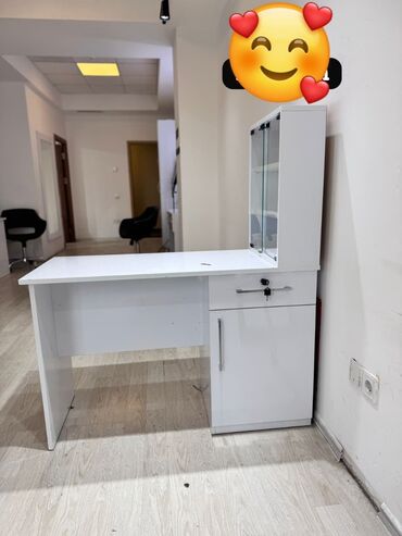 Ev üçün digər mebel: Dırnaq stolu satılır 90 AZN-ə.Unvan Sumqayıt (² 7141/sevaesmet)