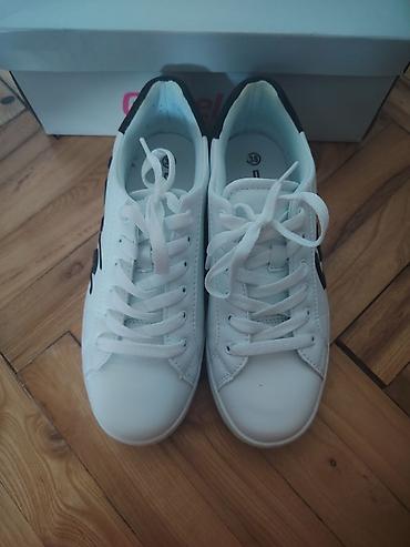 patike za kosarku nike: Graceland ženske patike – model sa natpisom “Love” Ug 23,5cm - Boja — 1