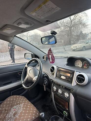 Toyota: Toyota ist: 2004 г., 1.5 л, Механика, Бензин, Хэтчбэк — 9