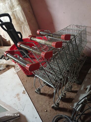 Mişarlar: Marketlerde ve ya anbarlarda əsyalarin dasinmasi ucun yararlidir
