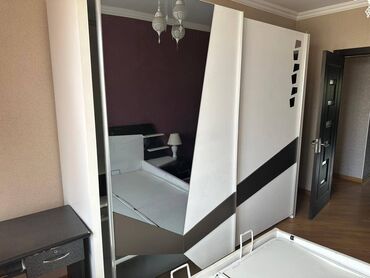 Divan və kreslo dəstləri: İşlənmiş, Kupe, 2 qapılı Düz dolab, Dolab-asılqan