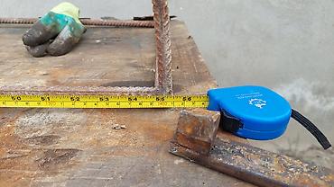 a frame ev tikintisi: Ev tikənlər üçün metal karkazı.Arko qapı pəncərələr üçün.Ölçülər — 4