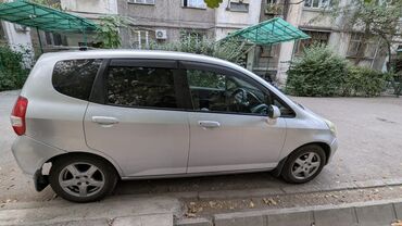 мерседес 124 с: Honda Fit: 2001 г., 1.3 л, Вариатор, Бензин, Хэтчбэк